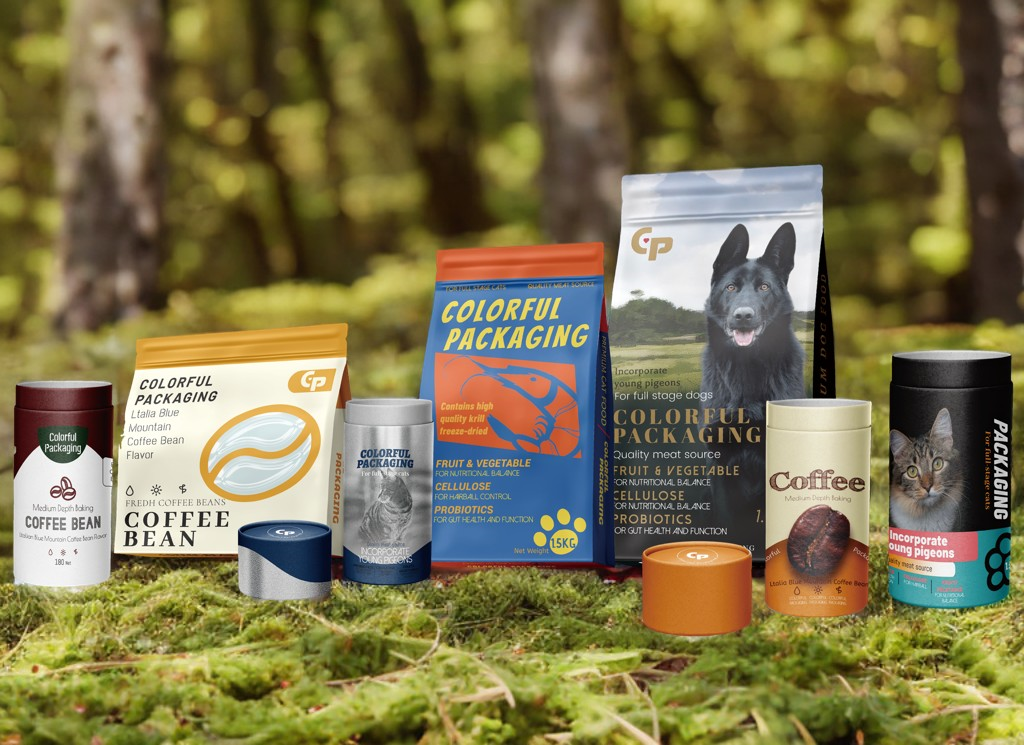 Muestras de dise&ntilde;o de envasado profesional sobre fondo natural